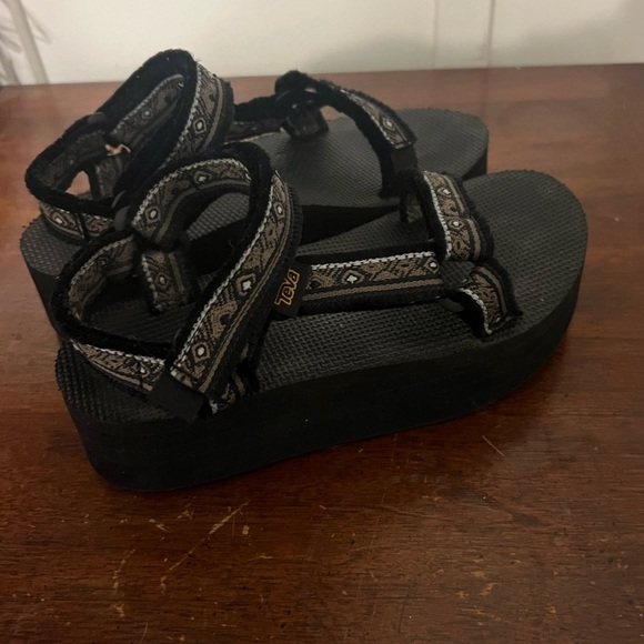 Teva Black and Gray Platform Sandals size 6 - Picture 1 of 6